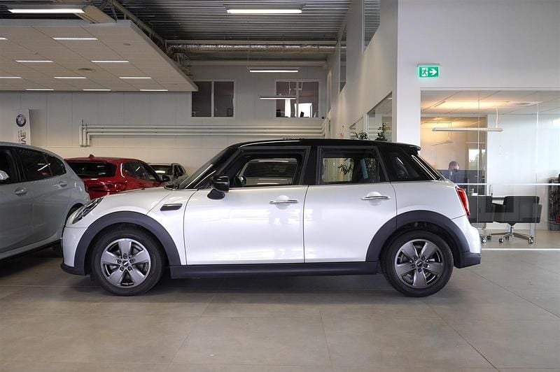 Begagnad Mini Cooper 136 HK (100 kW) 2022 Silver Halvkombi
