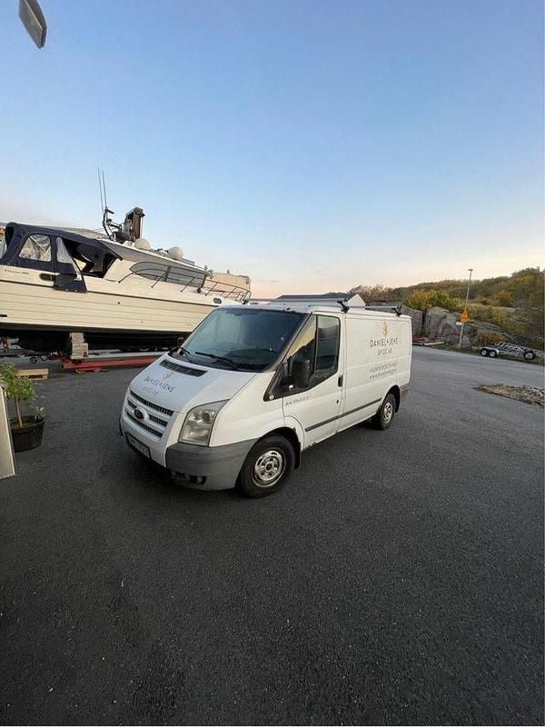 Vit Begagnad 2012 Ford Transit T260 Minibuss | 35 000 kr (Superpris) - Bild 1/4