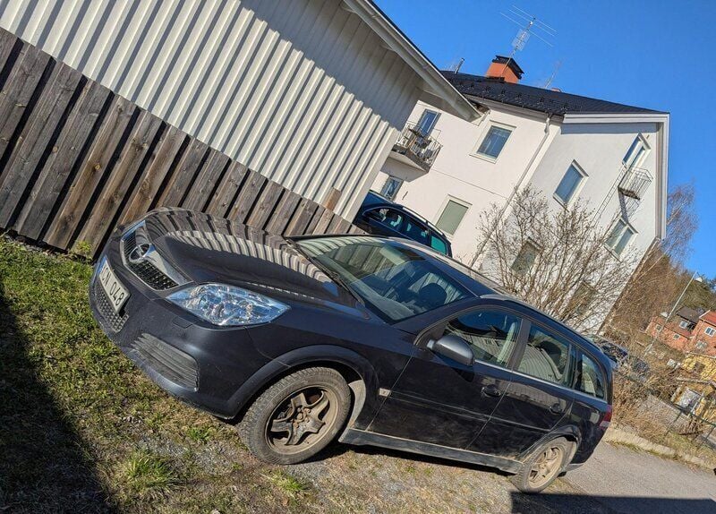 Blå Begagnad 2006 Opel Vectra Kombi | 10 000 kr (Superpris) - Bild 1/4