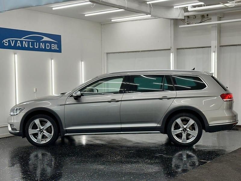 Begagnad VW Passat Alltrack 240 HK (176 kW) 2017 Silver Kombi