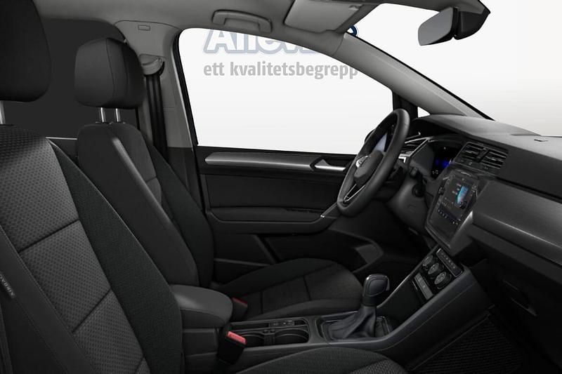 Ny VW Touran Edition 151 HK (111 kW) 2025 Minibuss