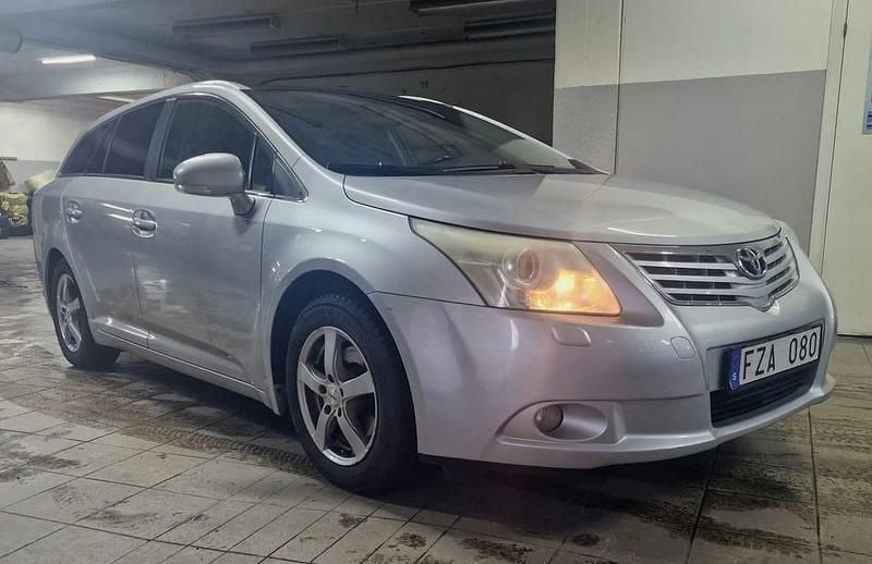 Begagnad 2009 Toyota Avensis Kombi | 49 000 kr (Dyr) - Bild 1/4