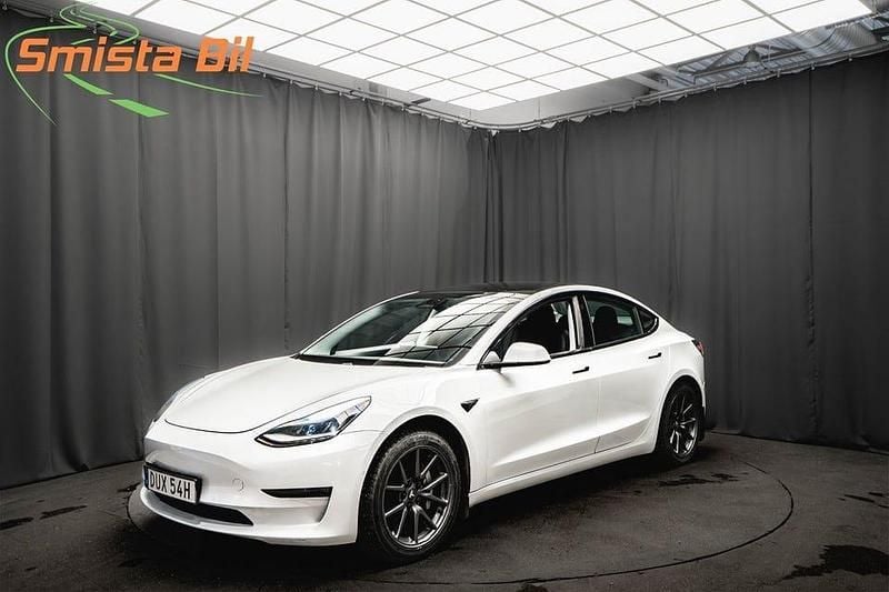 Begagnad Tesla Model 3 Long Range AWD 366 kW (498 HK) 2019 Vit Sedan