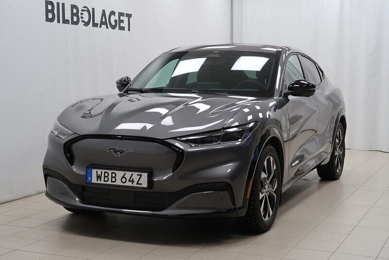 Grå Begagnad 2023 Ford Mustang Mach-E Premium SUV | 519 500 kr (Dyr) - Bild 1/4