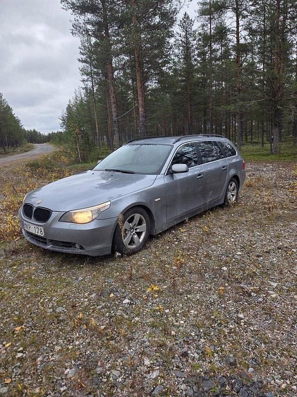 Grå Begagnad 2007 BMW 520 Kombi | 31 000 kr (Bra pris) - Bild 1/4