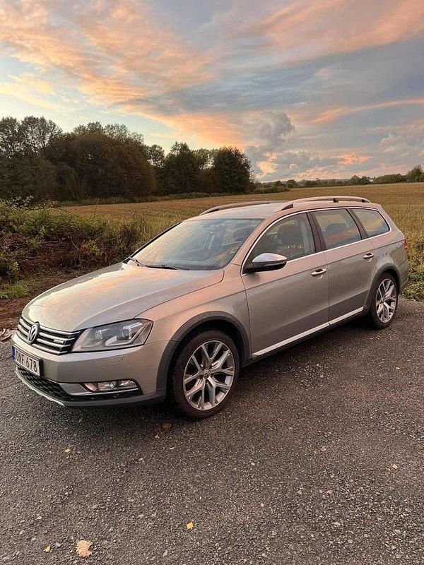 Silver Begagnad 2015 VW Passat Alltrack Kombi | 88 000 kr - Bild 1/4