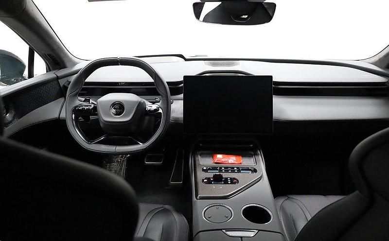 Ny Lotus Emeya 450 kW (612 HK) 2025 Stellar black Halvkombi