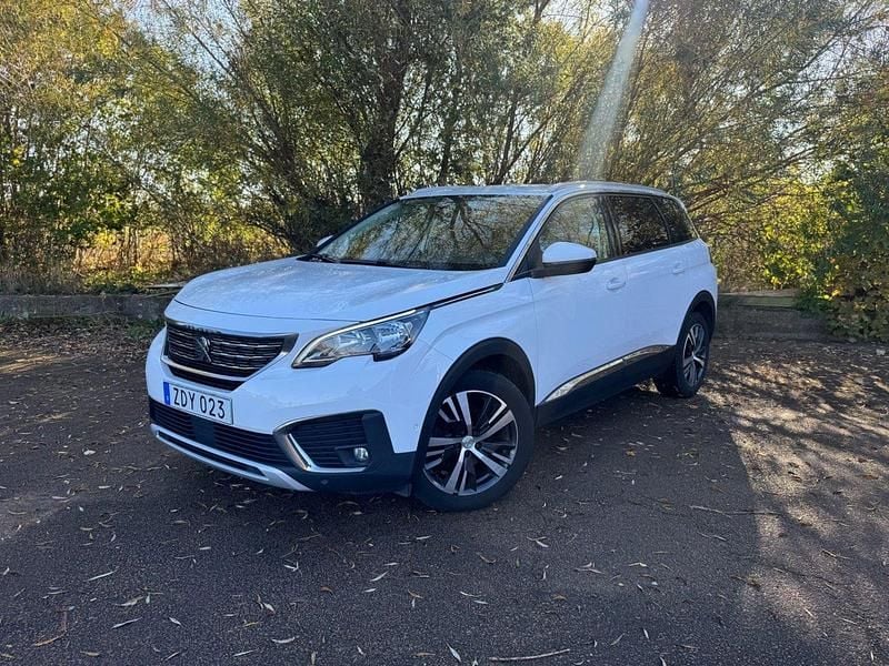 Okänd Begagnad 2017 Peugeot 5008 Minibuss | 139 000 kr (Marknadspris) - Bild 1/4