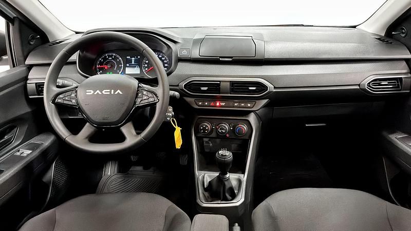 Begagnad Dacia Sandero Essentiel 91 HK (66 kW) 2023 Snövit Halvkombi