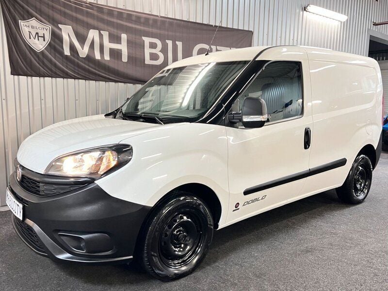 Begagnad 2018 Fiat Doblò Minibuss | 49 900 kr - Bild 1/4