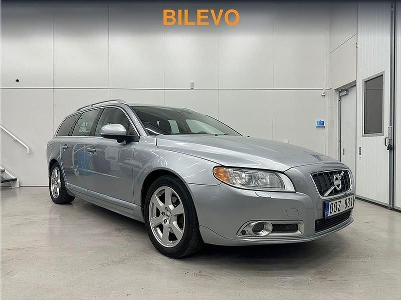 Silver Begagnad 2012 Volvo V70 Summum Kombi | 79 800 kr (Marknadspris) - Bild 1/4