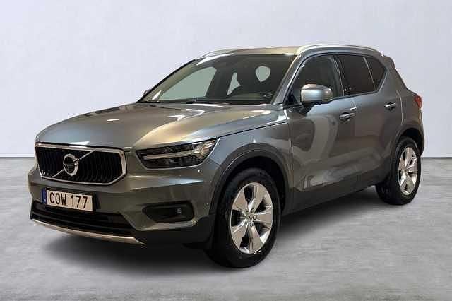 Grå Begagnad 2018 Volvo XC40 Momentum SUV | 249 900 kr (Marknadspris) - Bild 1/4
