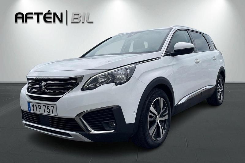 Vit Begagnad 2017 Peugeot 5008 Minibuss | 229 000 kr (Marknadspris) - Bild 1/3