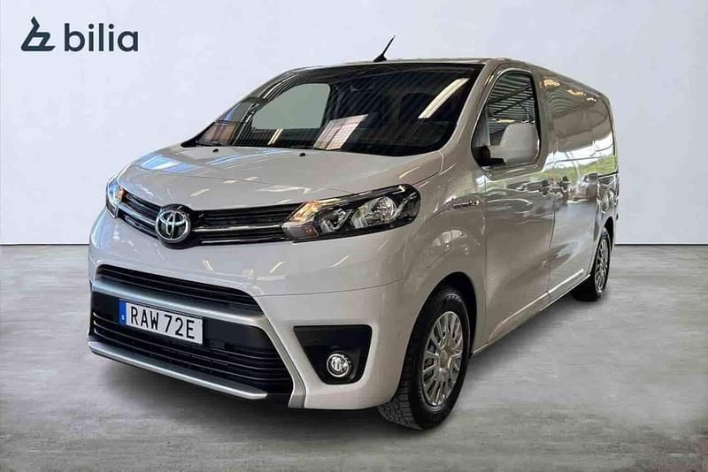 Vit Begagnad 2023 Toyota Proace Van | 423 750 kr (Lite dyr) - Bild 1/1