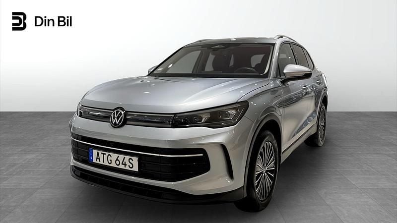 Silver Begagnad 2024 VW Tiguan Life SUV | 429 900 kr (Bra pris) - Bild 1/4