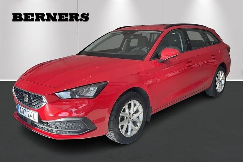 Röd Begagnad 2022 Seat Leon Style Kombi | 189 900 kr (Marknadspris) - Bild 1/4