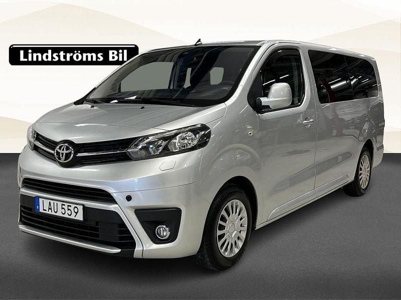 Silver Begagnad 2018 Toyota Proace Verso Kombi | 229 900 kr (Marknadspris) - Bild 1/3