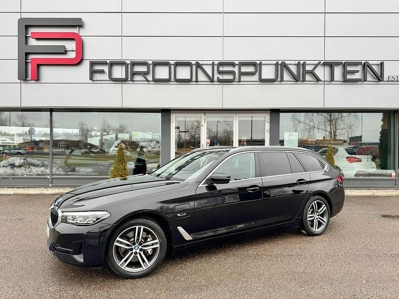 Begagnad BMW 530 Comfort Edition 292 HK (214 kW) 2022 Safirsvart metallic Kombi