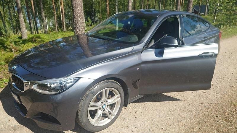 Begagnad 2019 BMW 320 Gran Turismo M Sport Halvkombi | 225 000 kr - Bild 1/4