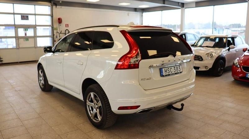 Begagnad Volvo XC60 Momentum 190 HK (139 kW) 2015 Vit SUV