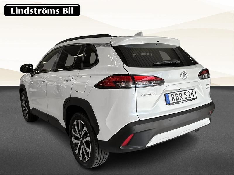 Begagnad Toyota Corolla Cross Style 200 HK (147 kW) 2024 Vit SUV