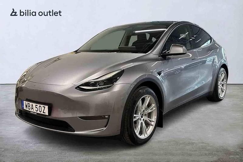 Grå Begagnad 2024 Tesla Model Y Long Range AWD SUV | 469 900 kr (Marknadspris) - Bild 1/1