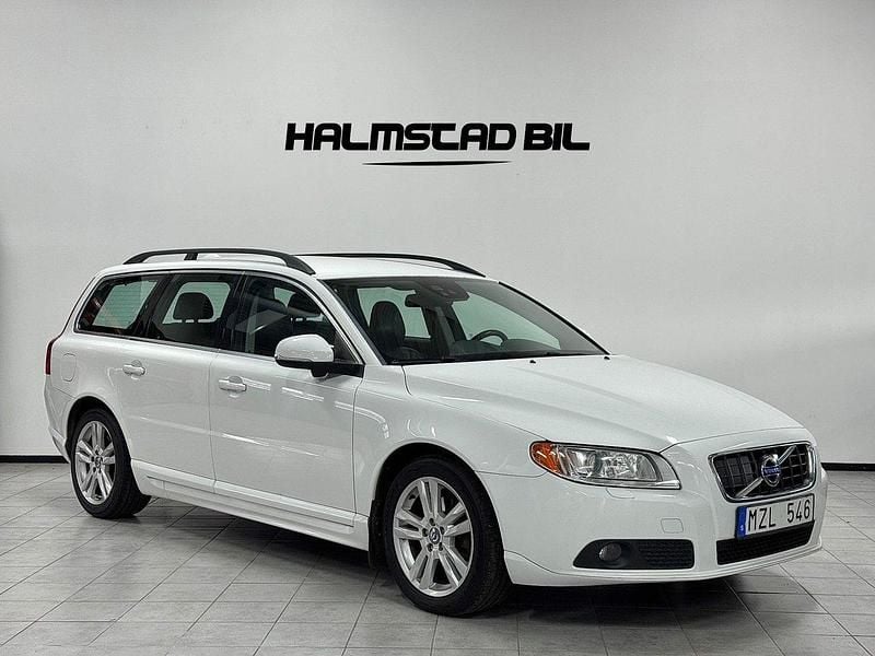 Vit Begagnad 2013 Volvo V70 SE Kombi | 102 500 kr (Marknadspris) - Bild 1/4