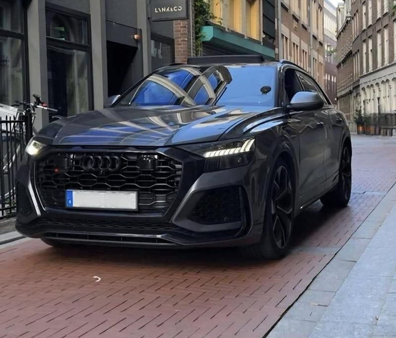 Begagnad Audi Q8 2022 SUV