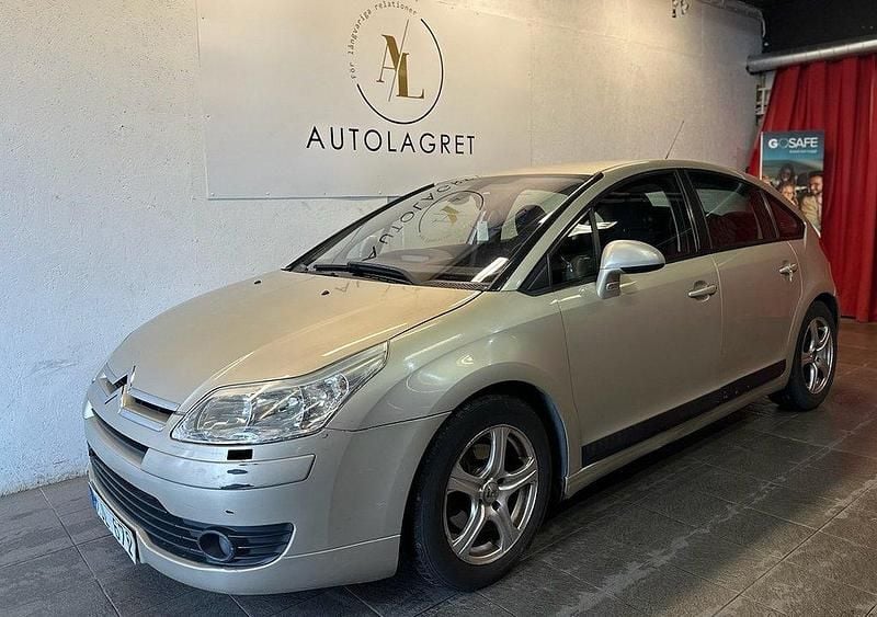 Ljusbrun Begagnad 2007 Citroën C4 Halvkombi | 19 900 kr (Marknadspris) - Bild 1/4