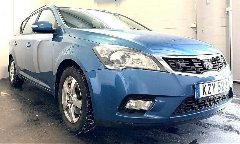 Blå Begagnad 2010 Kia Ceed Halvkombi | 29 900 kr (Marknadspris) - Bild 1/4