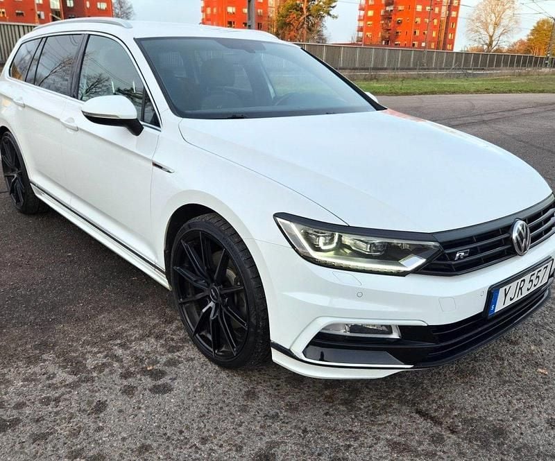 Vit Begagnad 2017 VW Passat Kombi | 245 000 kr (Bra pris) - Bild 1/4