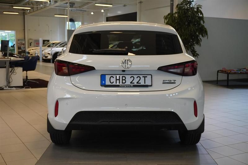 Begagnad MG MG3 180 HK (132 kW) 2024 Vit Halvkombi