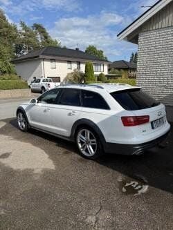 Vit Begagnad 2014 Audi A6 Allroad Kombi | 144 900 kr (Marknadspris) - Bild 1/4