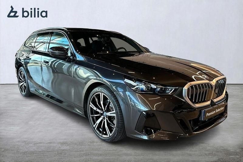 Begagnad BMW 530 M Sport 299 HK (219 kW) 2025 Sophisto grey brilliant Kombi