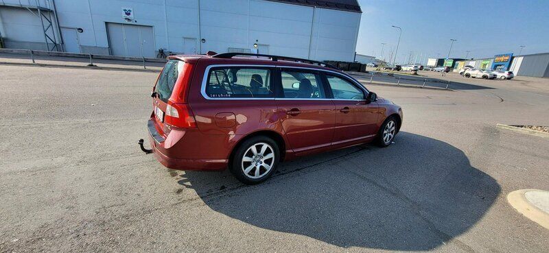 Röd Begagnad 2012 Volvo V70 Kombi | 50 000 kr (Bra pris) - Bild 1/4