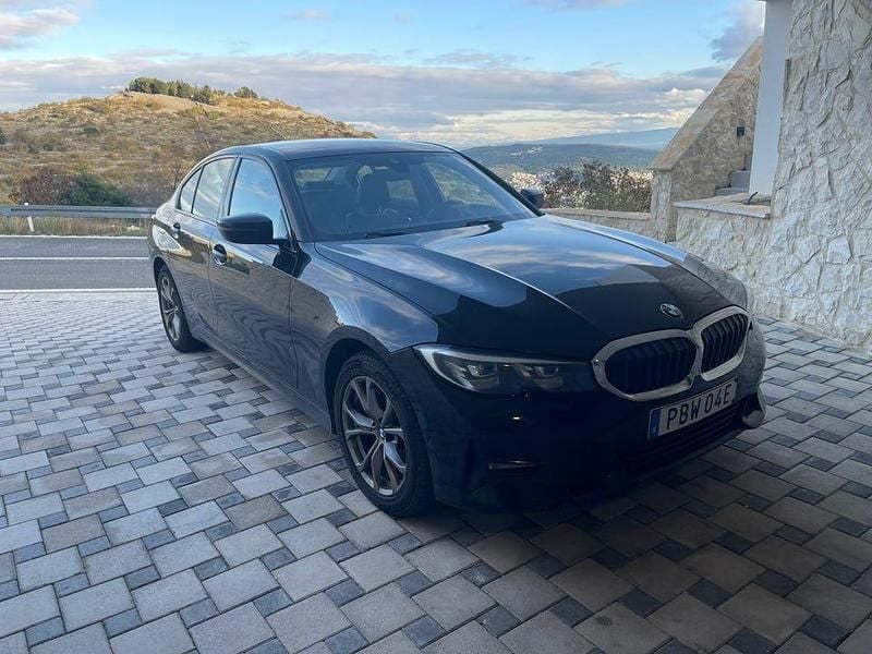 Begagnad 2020 BMW 320 Sedan | 215 000 kr (Bra pris) - Bild 1/4