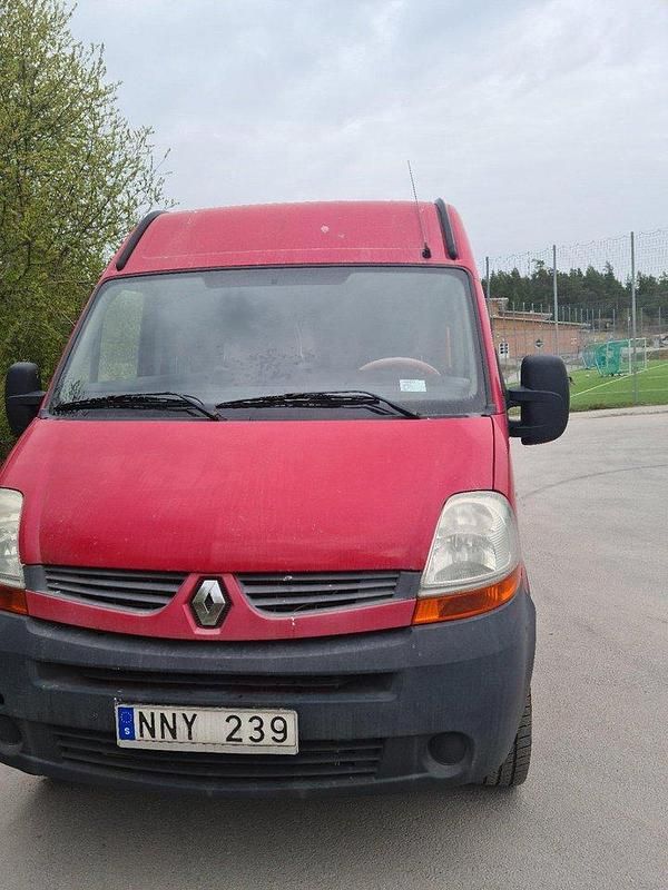 Röd Begagnad 2009 Renault Master Van | 52 000 kr (Marknadspris) - Bild 1/4