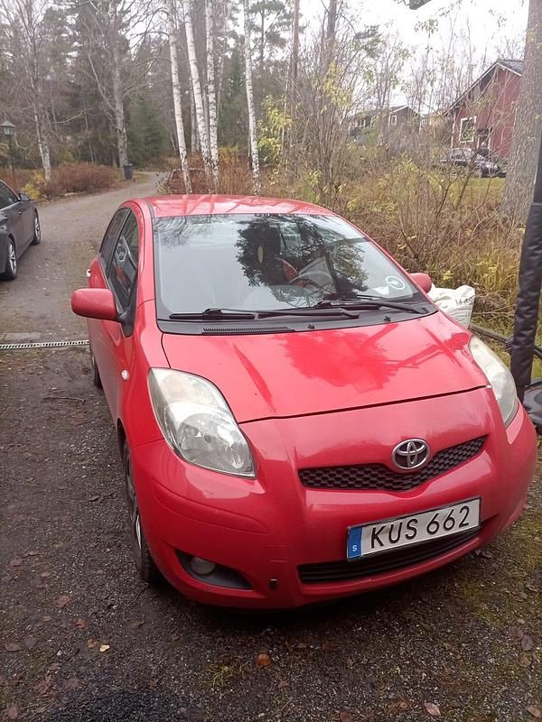 Begagnad 2010 Toyota Yaris | 18 500 kr (Marknadspris) - Bild 1/3