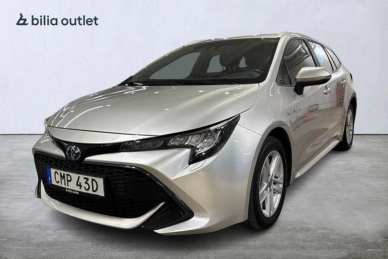 Silver Begagnad 2021 Toyota Corolla Active Kombi | 249 900 kr (Marknadspris) - Bild 1/4