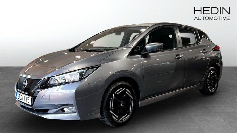Grå (grey) Begagnad 2023 Nissan Leaf Acenta Halvkombi | 214 900 kr (Lite dyr) - Bild 1/4