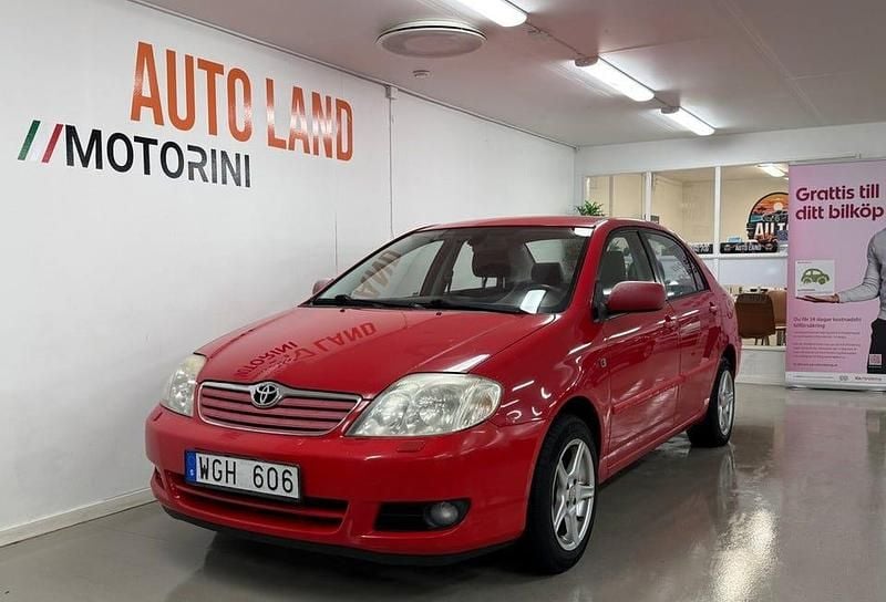 Röd Begagnad 2004 Toyota Corolla Sedan | 54 900 kr (Marknadspris) - Bild 1/4