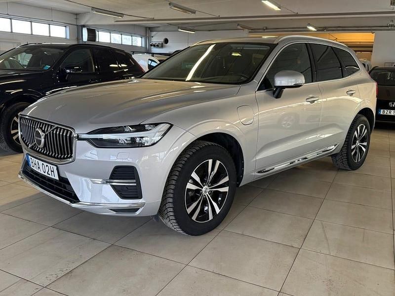 Begagnad Volvo XC60 Core 350 HK (257 kW) 2023 Silver SUV