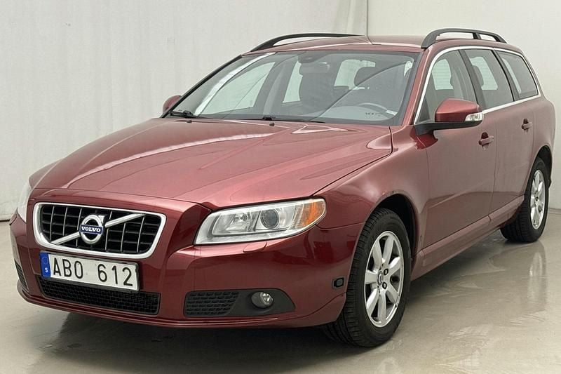 Röd Begagnad 2011 Volvo V70 Momentum Kombi | 75 000 kr - Bild 1/4
