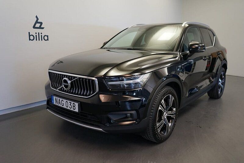 Svart Begagnad 2020 Volvo XC40 Inscription SUV | 349 500 kr (Marknadspris) - Bild 1/3