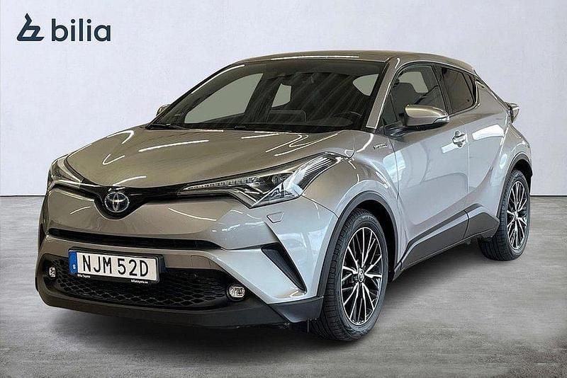 Mörkgrå Begagnad 2018 Toyota C-HR Executive SUV | 159 900 kr (Marknadspris) - Bild 1/4