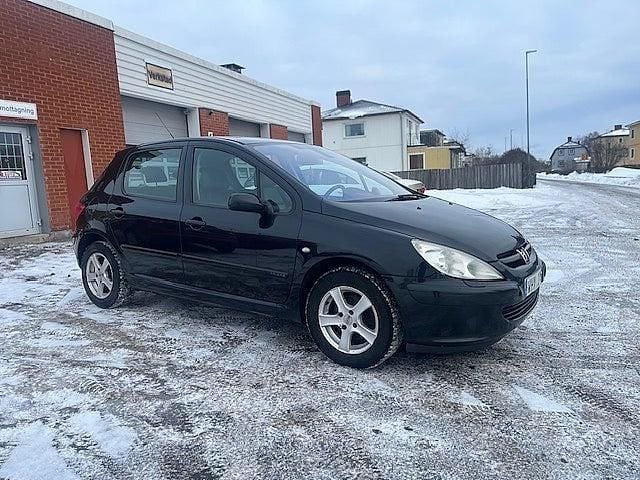 Begagnad Peugeot 307 136 HK (100 kW) 2004 Svart Halvkombi