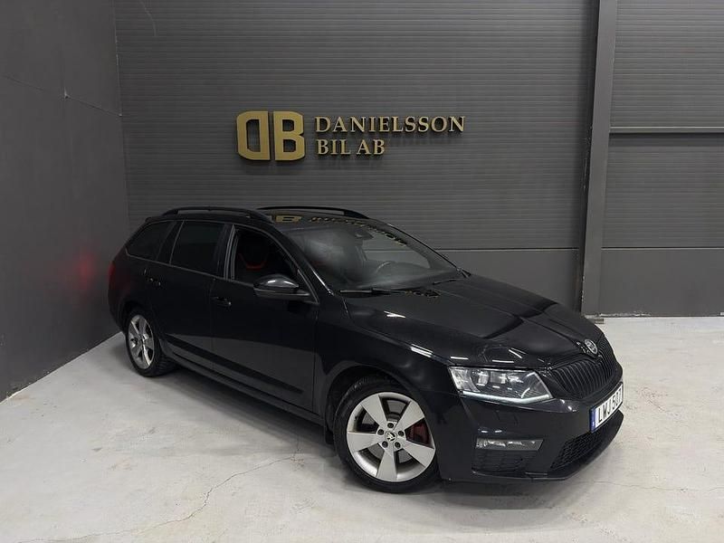 Begagnad Skoda Octavia RS 184 HK (135 kW) 2014 Svart Halvkombi