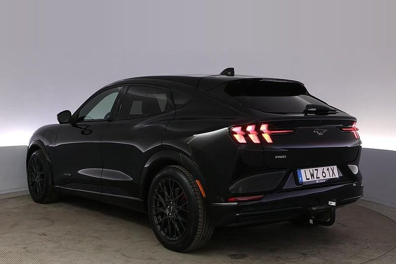 Begagnad Ford Mustang Mach-E 189 kW (258 HK) 2022 Svart SUV