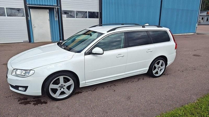 Vit Begagnad 2015 Volvo V70 Momentum Kombi | 79 000 kr (Superpris) - Bild 1/4