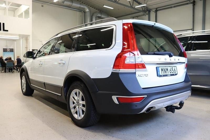 Begagnad Volvo XC70 Momentum 181 HK (133 kW) 2016 Vit Kombi